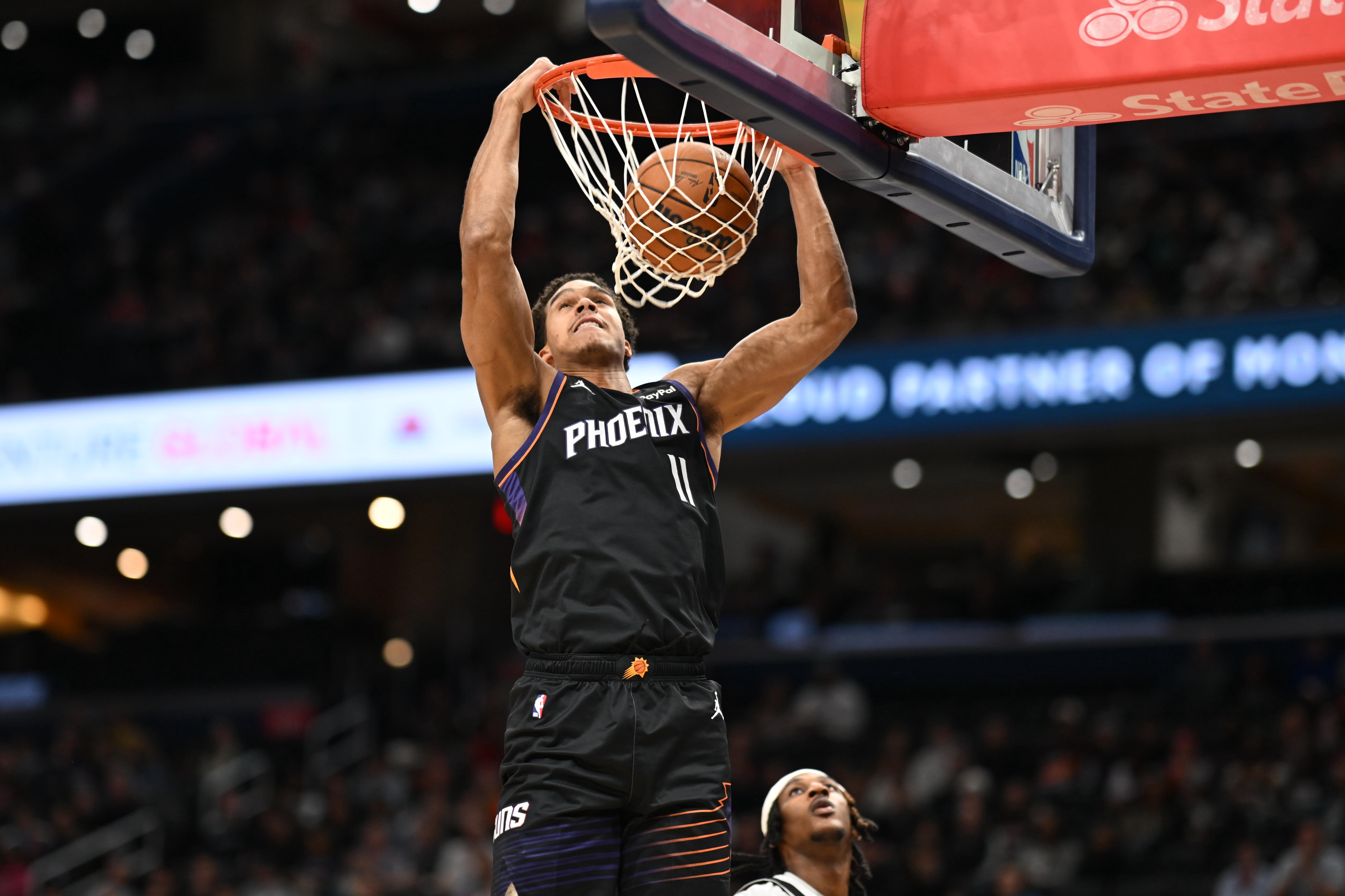 半岛体育APP-替补得到58分！伊戈达罗：作为替补很有自豪感 分享球权不断轮转