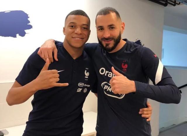 半岛体育-皇马强追姆巴佩更与时间赛跑 要求巴黎今晚决断！